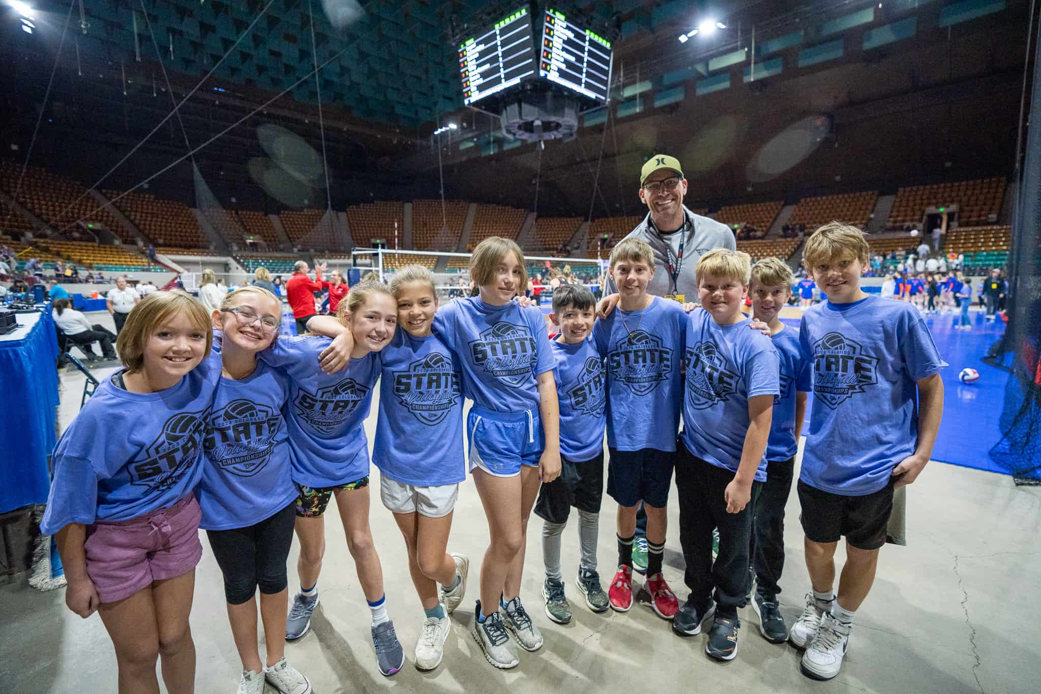 Alumnos de Longmont Estates se preparan para el torneo estatal de voleibol